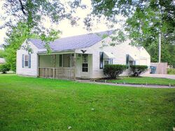 Pre-foreclosure in  S Mock Ave Muncie, IN 47302