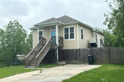 Pre-foreclosure in  3 K Dickinson, TX 77539