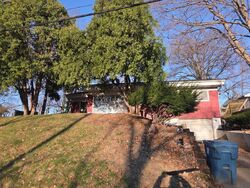Pre-foreclosure in  5th St East Moline, IL 61244