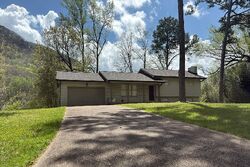 Pre-foreclosure in  River Canyon Rd Chattanooga, TN 37405