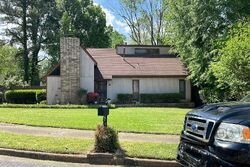 Pre-foreclosure in  Grapewood Cv Memphis, TN 38134