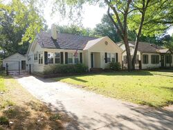 Pre-foreclosure in  Alexander St Memphis, TN 38111