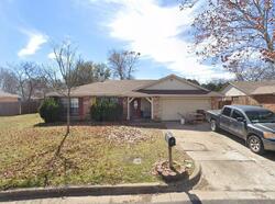 Pre-foreclosure in  Rim Rock Dr Fort Worth, TX 76108