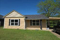  Hayes St, Mc Gregor TX