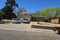 Pre-foreclosure in  Parkview Dr Amarillo, TX 79106