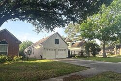 Pre-foreclosure in  Crescent Bluff Ln Houston, TX 77070