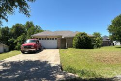 Pre-foreclosure Listing in Kelly Dr GRANBURY, TX 76048