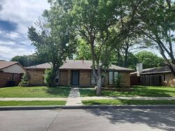  Westwood Dr, Lewisville TX