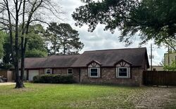 Pre-foreclosure in  S Wiggins St Magnolia, TX 77355