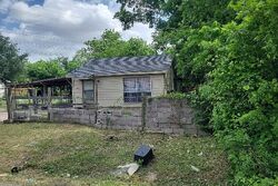 Pre-foreclosure in  Karnes St Houston, TX 77020