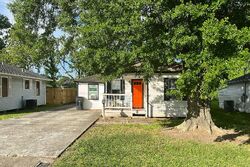 Pre-foreclosure in  N 23rd St Nederland, TX 77627