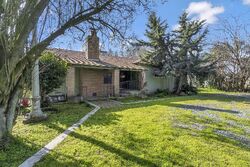 Pre-foreclosure in  Avenue 404 Dinuba, CA 93618