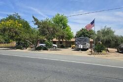 Pre-foreclosure in  Road 56 Dinuba, CA 93618