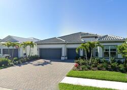Pre-foreclosure in  Coral Shore Dr Englewood, FL 34223