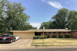 Pre-foreclosure in  48th St Lubbock, TX 79413