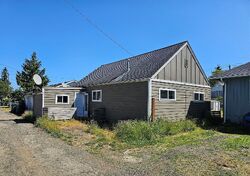  Monroe St, Hoquiam WA