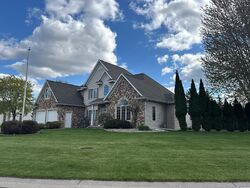 Pre-foreclosure in  W Amberwood Ln Appleton, WI 54913