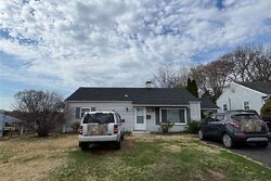 Pre-foreclosure in  N Oxford Valley Rd Fairless Hills, PA 19030