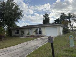Pre-foreclosure in  Golfview Ter Rotonda West, FL 33947