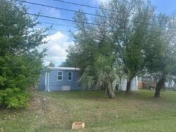 Pre-foreclosure in  Cambridge Dr Mims, FL 32754