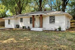 Pre-foreclosure in  Berea Rd Memphis, TN 38109