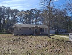 Pre-foreclosure in  Wildcat Pond Rd Hubert, NC 28539
