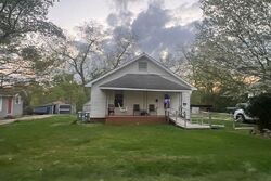 Pre-foreclosure in  Stowe St Lowell, NC 28098