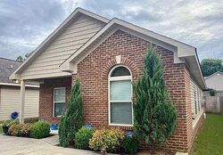 Pre-foreclosure in  Cottage Dr Dora, AL 35062