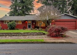 Pre-foreclosure in  Ne 146th Ave Vancouver, WA 98682