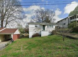 Pre-foreclosure in  Cave St Rossville, GA 30741
