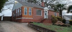 Pre-foreclosure in  Erin Ave Sw Atlanta, GA 30310