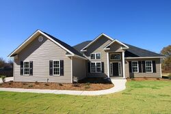Pre-foreclosure in  Grove Ln Kathleen, GA 31047