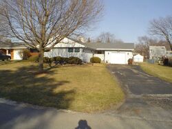 Pre-foreclosure in  Sheila Dr Joliet, IL 60435