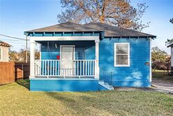 Pre-foreclosure in  Eastern St New Orleans, LA 70122