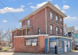 Pre-foreclosure in  Kimberly Ave New Haven, CT 06519