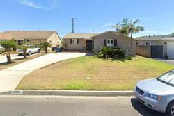 Pre-foreclosure in  Foster Rd Bellflower, CA 90706