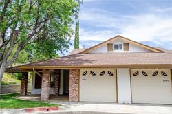 Pre-foreclosure in  Oak Branch Cir Newhall, CA 91321