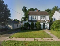 Pre-foreclosure in  Wakefield St Hamden, CT 06517