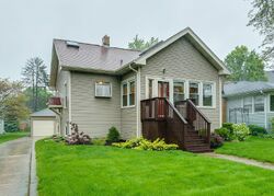 Pre-foreclosure in  E Columbia Ave Elmhurst, IL 60126