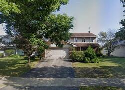 Pre-foreclosure in  Lindenwood Ln Northbrook, IL 60062
