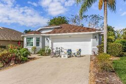 Pre-foreclosure in  Mount Hood Ct Naples, FL 34104