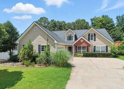 Pre-foreclosure in  Litany Ct Flowery Branch, GA 30542