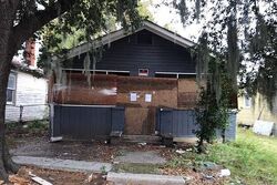 Pre-foreclosure in  W 60TH ST Savannah, GA 31405