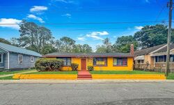 Pre-foreclosure in  W 61st St Savannah, GA 31405