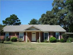 Pre-foreclosure in  Pama Ct Montgomery, AL 36109