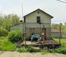 Pre-foreclosure in  Hartzell Ave Girard, OH 44420