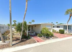 Pre-foreclosure in  TEAHOUSE RD Venice, FL 34293