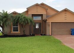 Pre-foreclosure in  Buckeye Point Dr Winter Haven, FL 33881