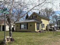  S Oak St, Arkansaw WI