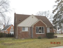 Pre-foreclosure in  WINCHESTER DR Dearborn, MI 48124